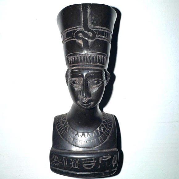 Vintage Hand Carved Egyptian Figurines: Cat + Pharaoh + Pharaoh Queen - Picture 5 of 7